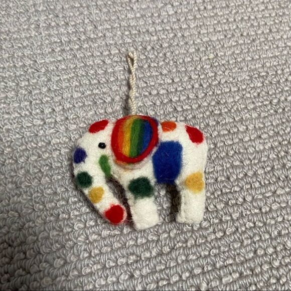 🍭4/$20 NWOT Elephant Rainbow Christmas Ornament - Picture 2 of 3